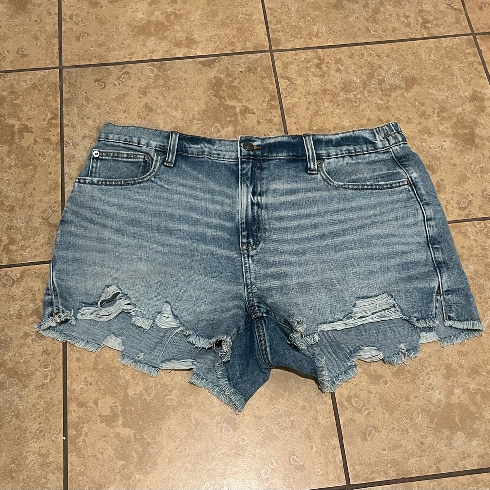 Aerie Cutoff Distressed Jean Shorts Elastic Waist Size Large NWT - Picture 1 of 4